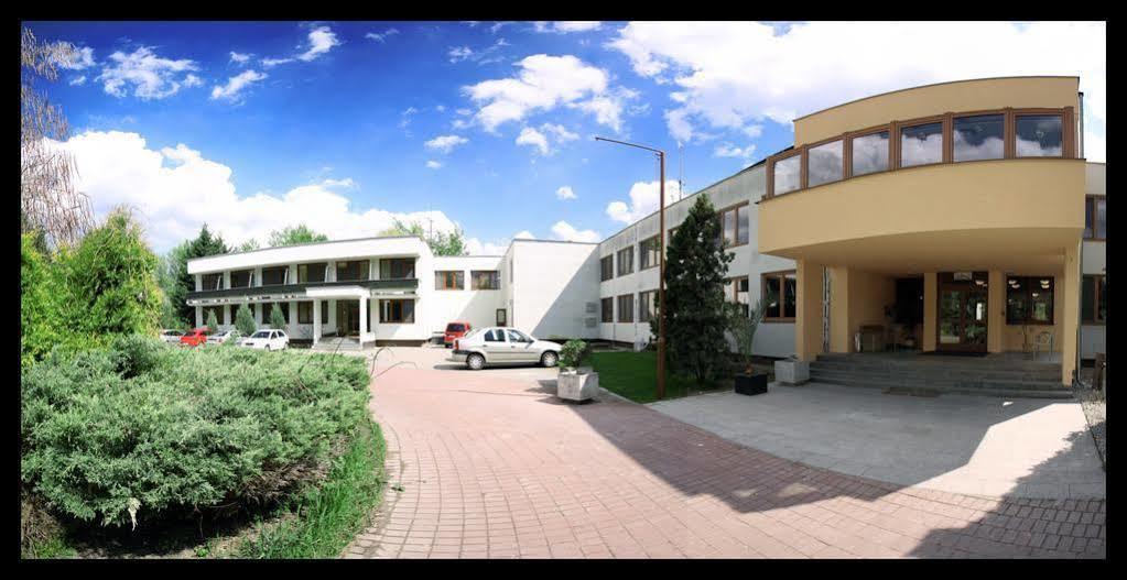 Relax Inn Šoporňa Екстериор снимка